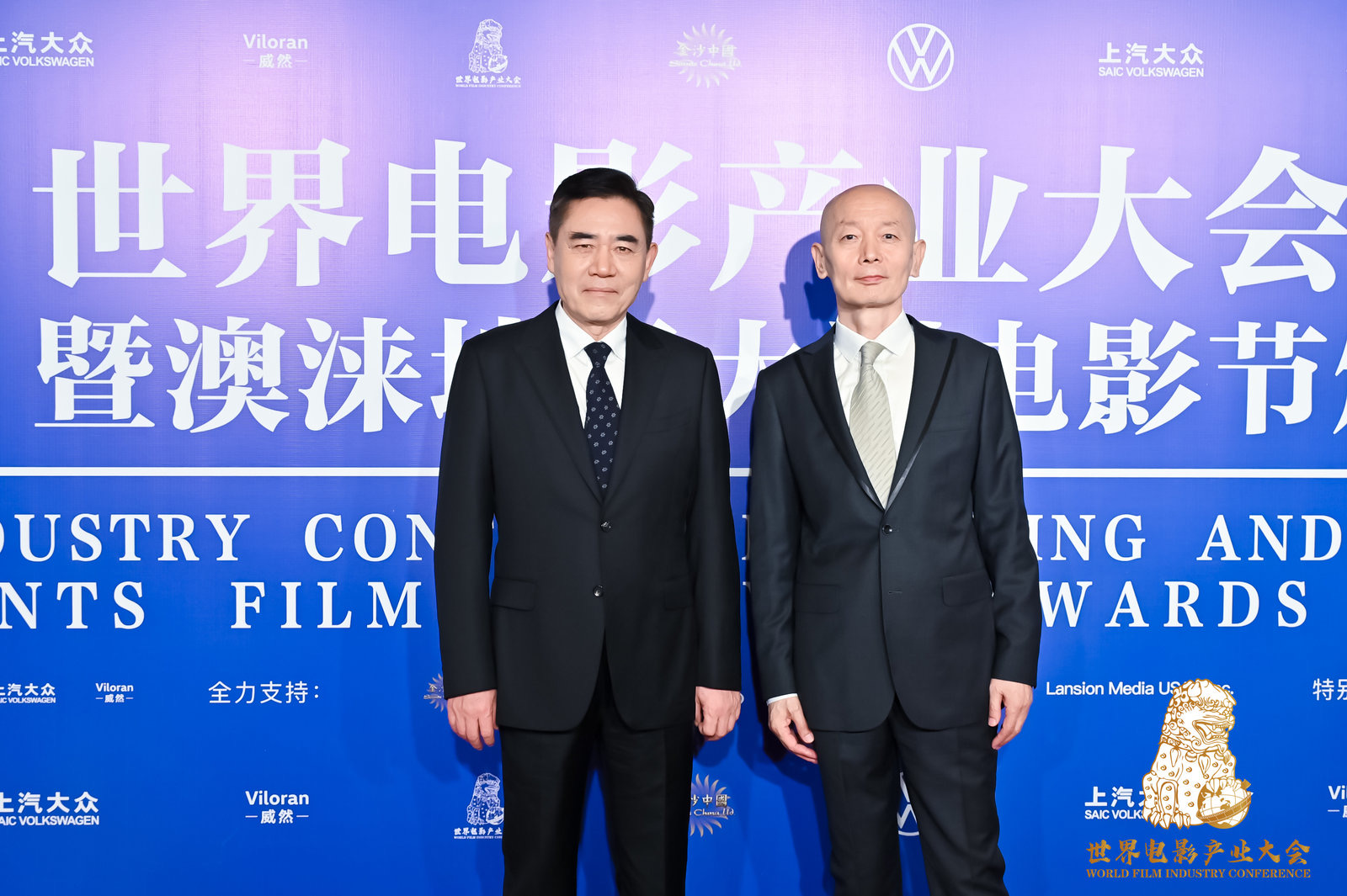 前美国奥斯卡主席比尔·麦克尼柯出席上汽大众威然世界电影产业大会-中国南方教育网