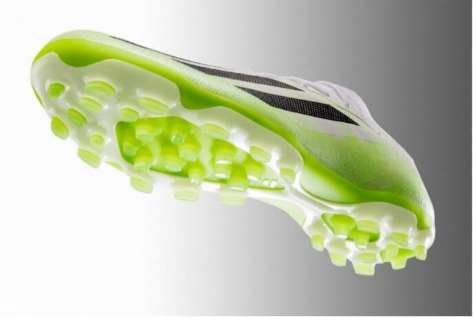 搭載創新科技，SO快毫不費力——阿迪達斯正式發布X CRAZYFAST足球鞋