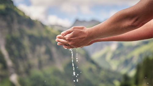 超七成消费者密切关注水资源挑战，企业如何采取行动