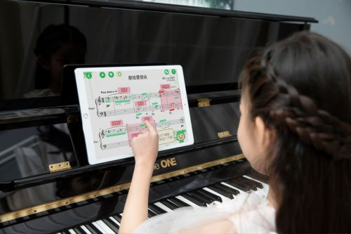 小叶子钢琴智能陪练：AI赋能 强化弹对肌肉记忆