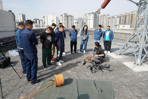 由内蒙古超高压供电公司主办的首届《无人机深化应用联谊竞赛》于本月在广东能飞成功举办