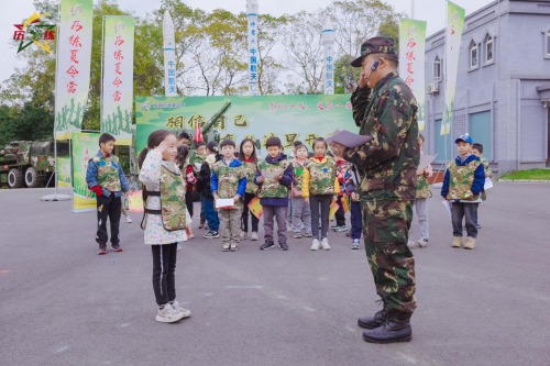 硬核！姐儿堰社区开展青少年国防教育活动