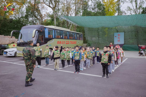 硬核！姐儿堰社区开展青少年国防教育活动