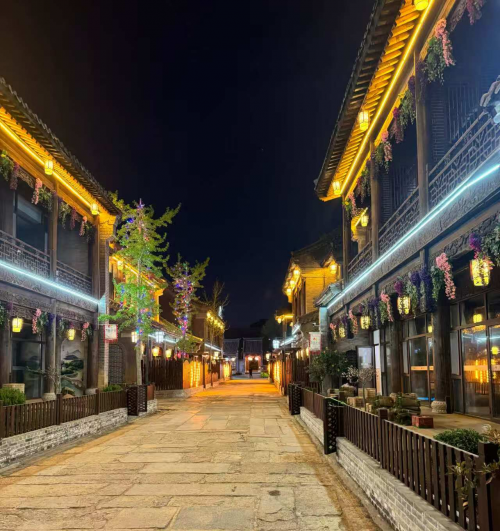 青州古城花栖民宿：融合古典美学与现代体验的文化地标