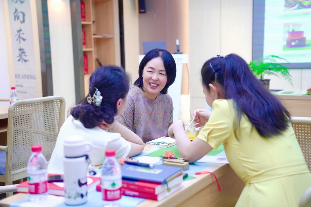 广东珠海中大五院工会“木樨香唇膏”非遗手作体验课圆满举行