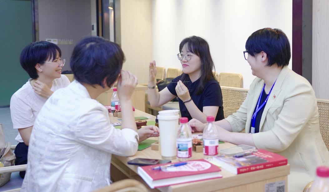 广东珠海中大五院工会“木樨香唇膏”非遗手作体验课圆满举行