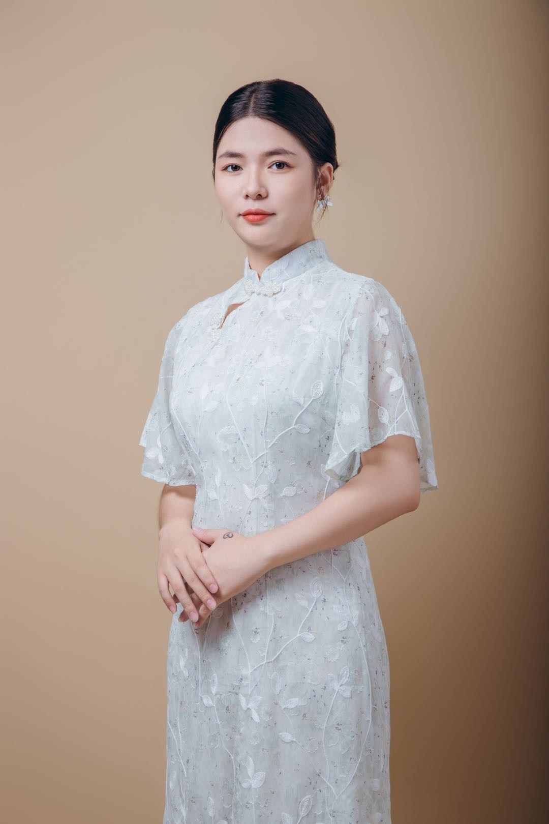 罗月明:以新人之姿,诠释平面模特的纯净魅力 罗月明:以新人之姿,诠释平面模特的纯净魅力