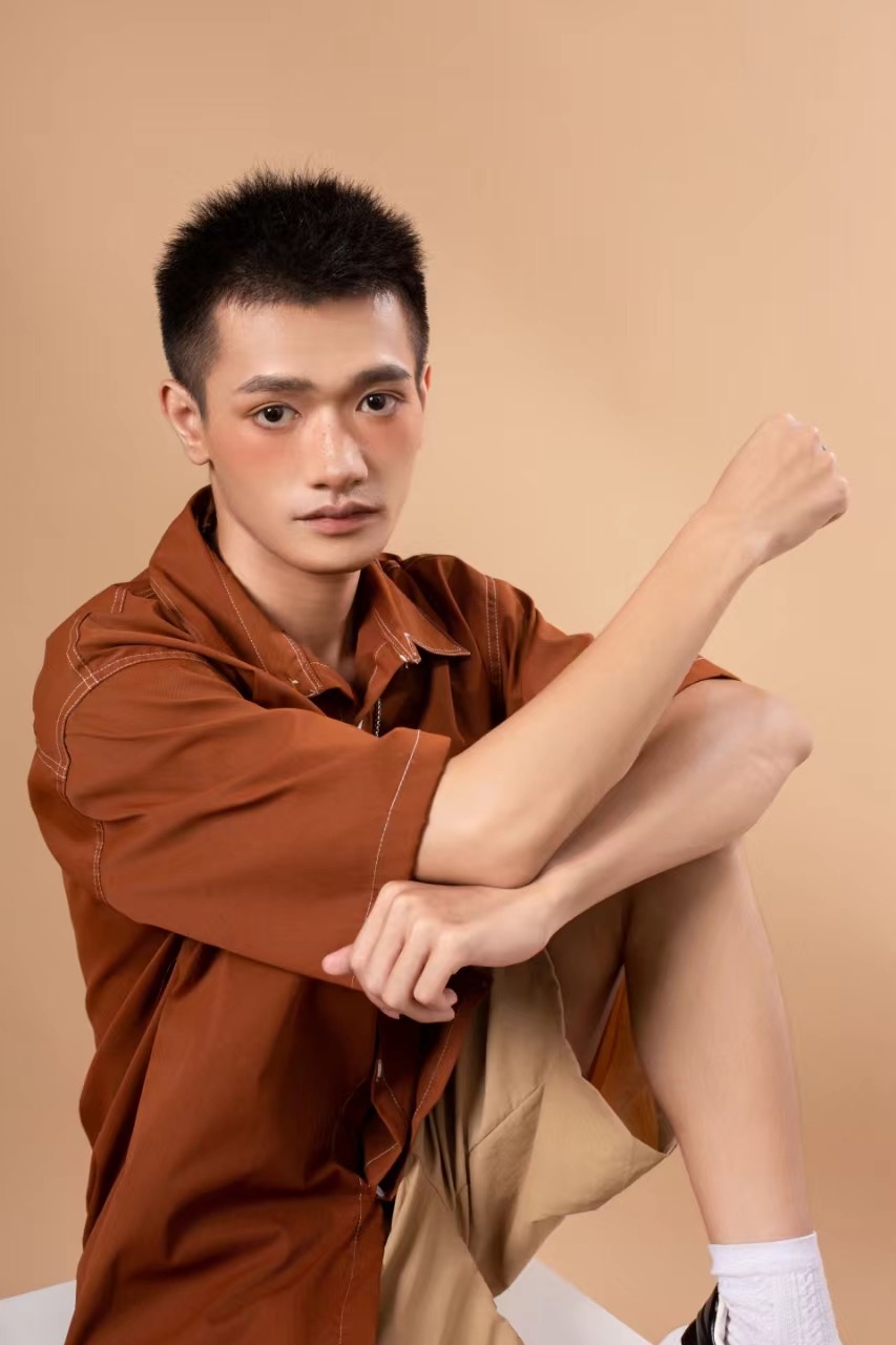 袁代笛以运动特长点燃平面模特新风尚 袁代笛以运动特长点燃平面模特新风尚