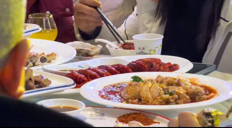 从稻田到世界餐桌：川渝小龙虾博物馆启幕 传统技艺激活4.36万亩富民产业