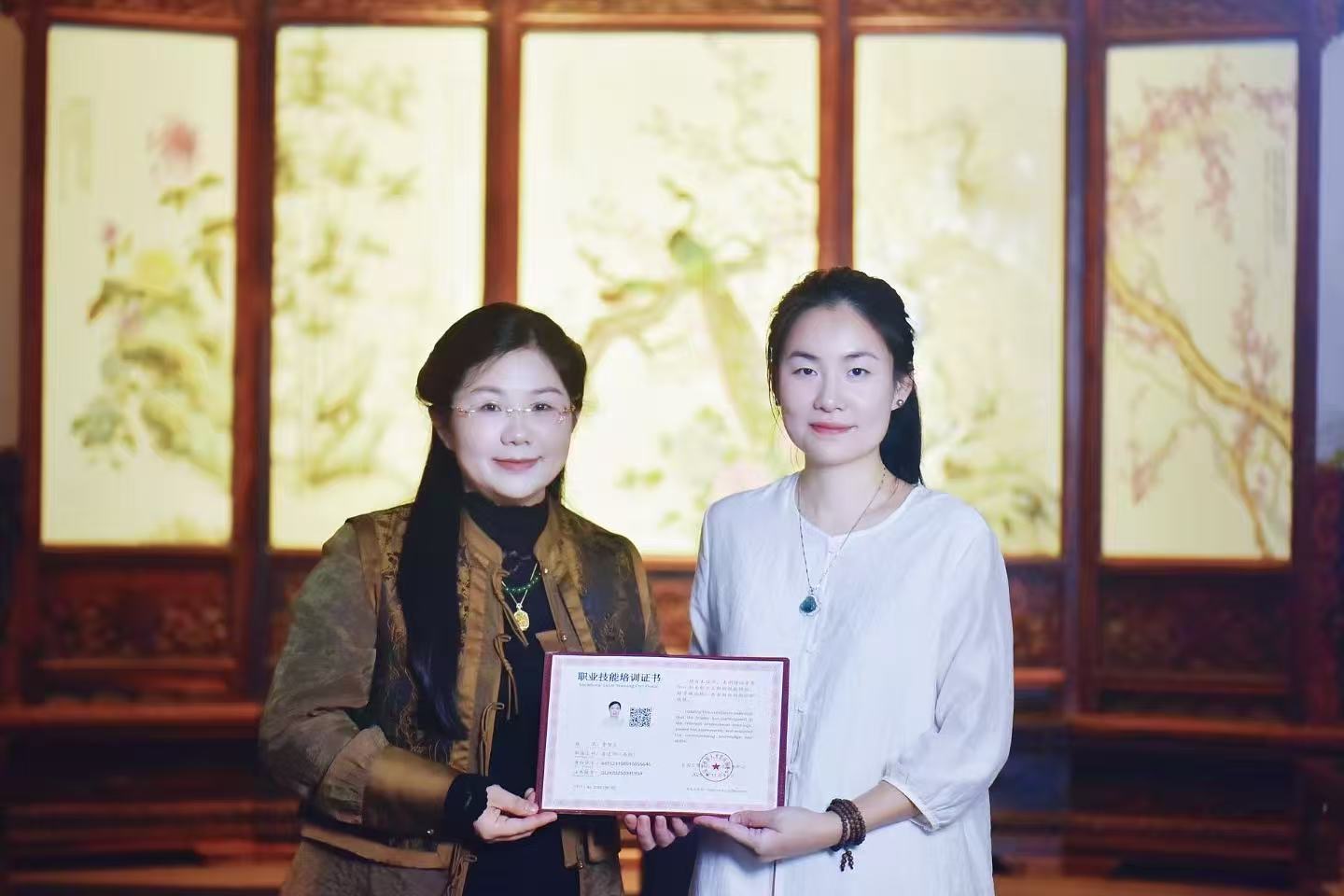 珠海柴房咖啡到非遗和香——一位金湾80后的跨界成长与师徒传承